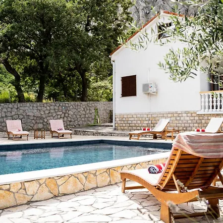 Holiday home Beautiful In Pag With Outdoor Swimming Pool *